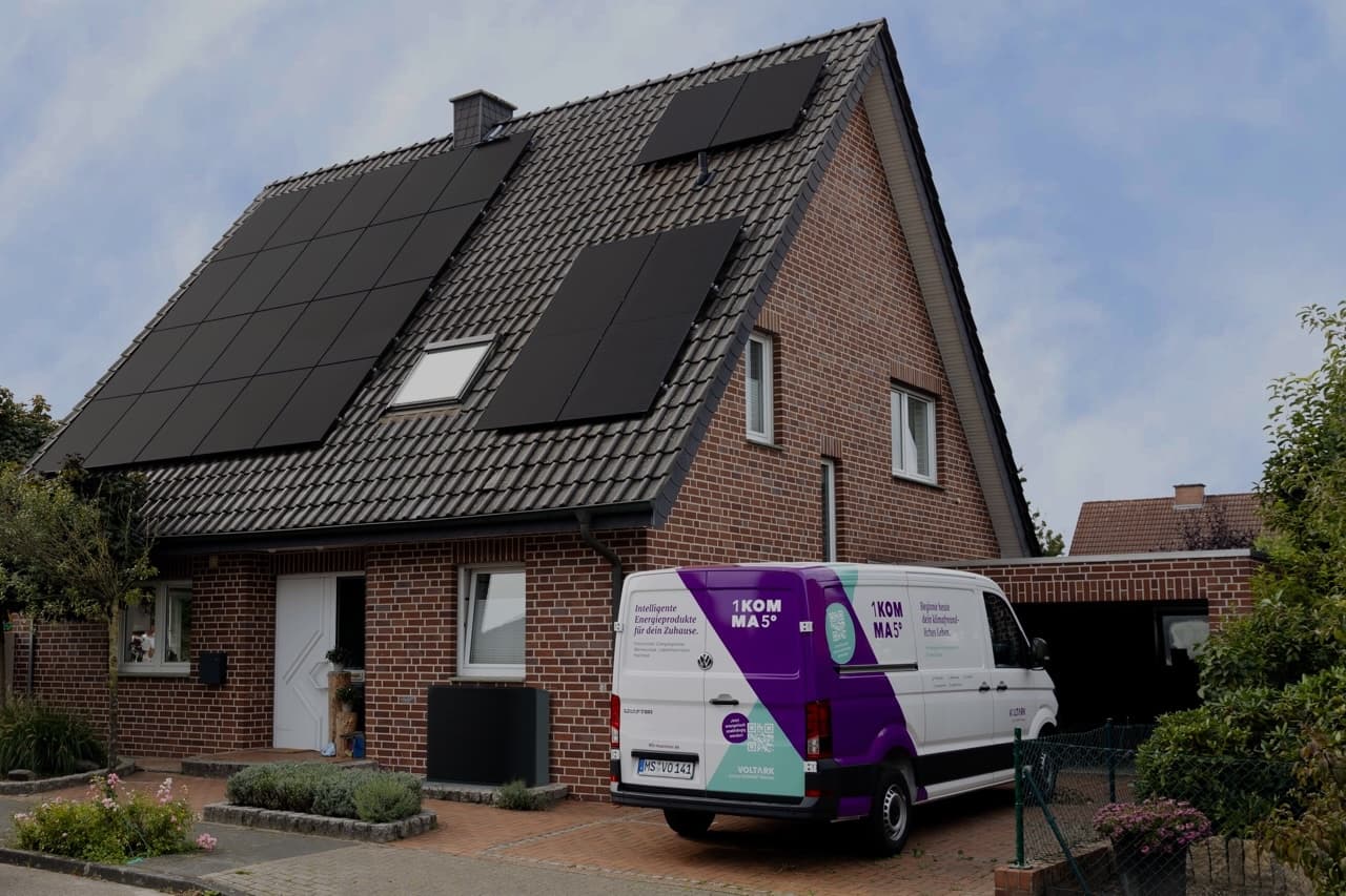 Ladda solcellsbatteri från nätet